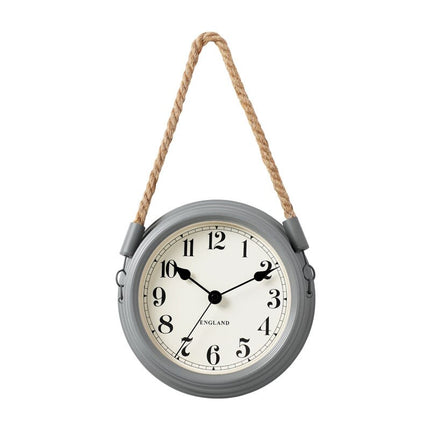 Wandklok in stijl van een zakhorloge