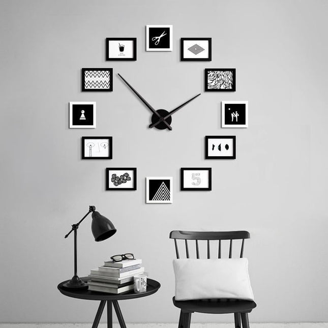 Moderne DIY wandklok met fotolijsten