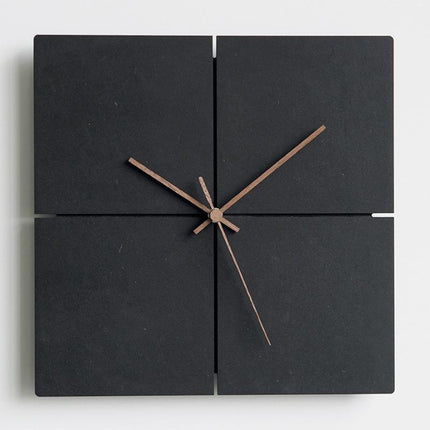 Zwarte Scandinavische wandklok vierkant design