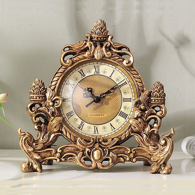 Antieke barok stijl decoratieve tafelklok