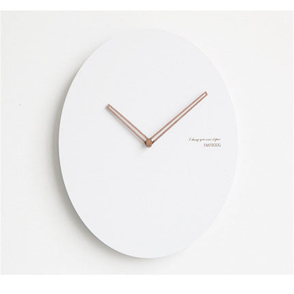 Witte minimalistische wandklok Scandinavisch design