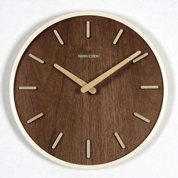 Japanse minimalistische houten wandklok