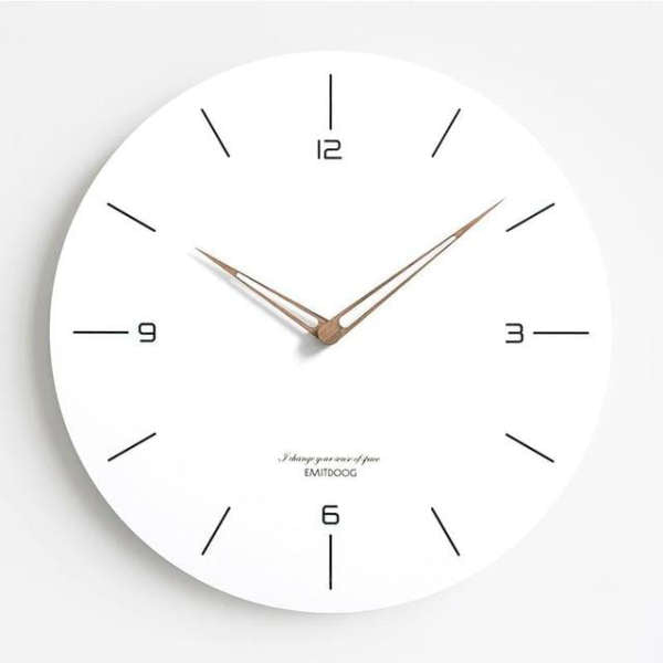 Minimalistische wandklok voor de badkamer