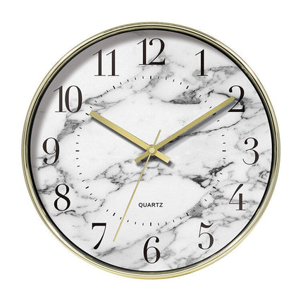 Scandinavische quartz klok met marmerlook