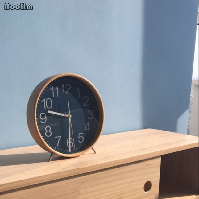 Stille houten tafelklok voor nachtkastje