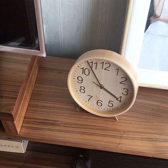Stille houten tafelklok voor nachtkastje