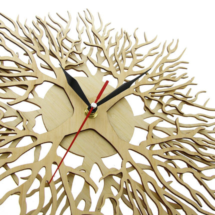 Decoratieve wandklok met boomwortel design