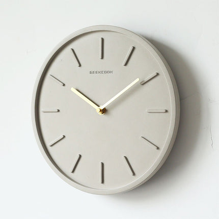 Kleine industriële minimalistische wandklok