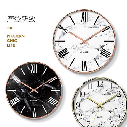 Scandinavische quartz klok met marmerlook