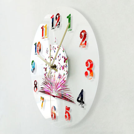 Acryl wandklok met muziekboek design