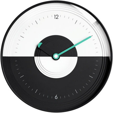 Scandinavische wandklok in Yin Yang-stijl