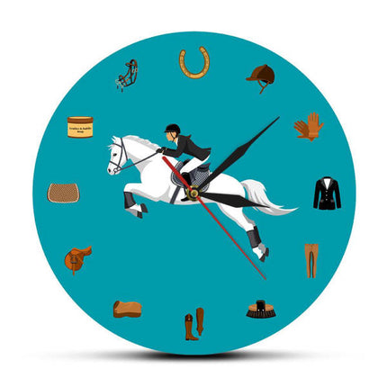 Blauwe wandklok met paardensport thema