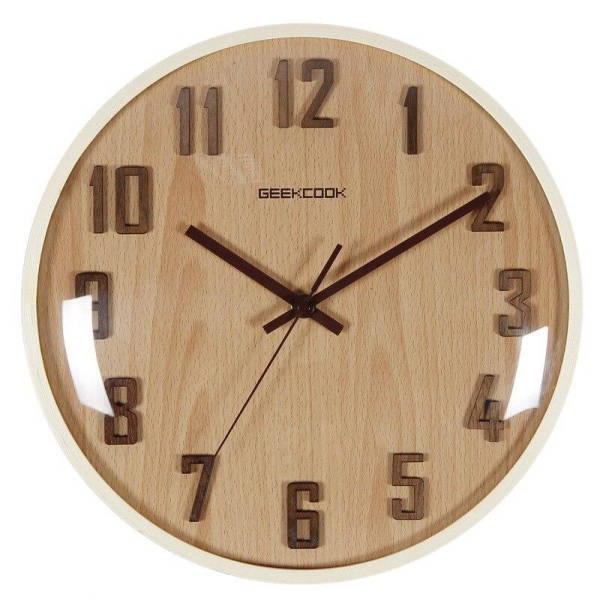 Houten wandklok met 3D houtlook cijfers