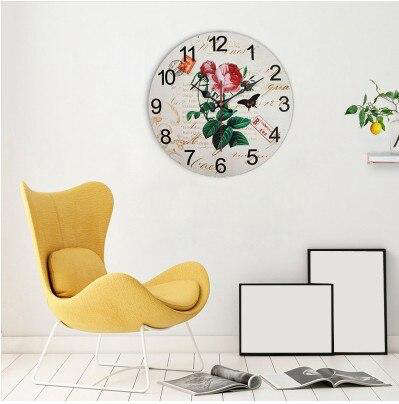 Grote romantische wandklok met bloemen