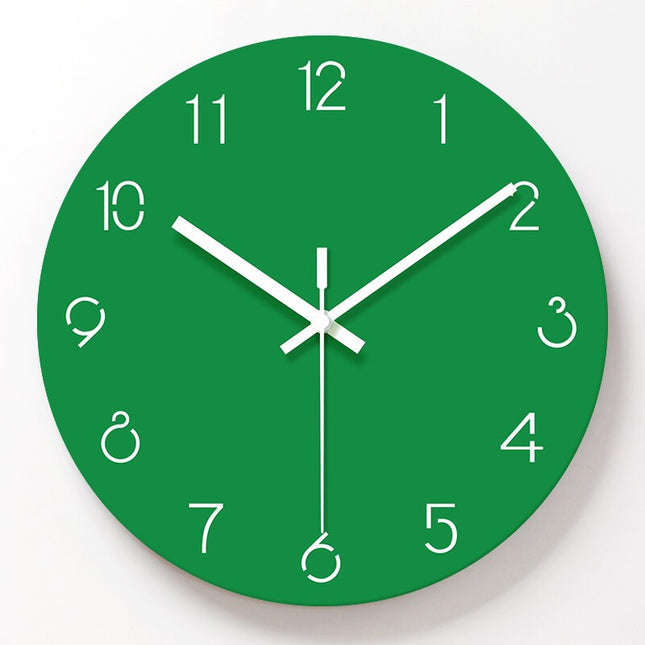 Eenvoudige Scandinavische wandklok minimalistisch design