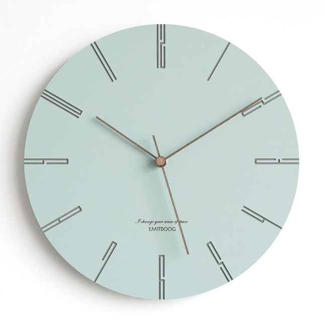 Moderne Scandinavische wandklok in pastelkleur