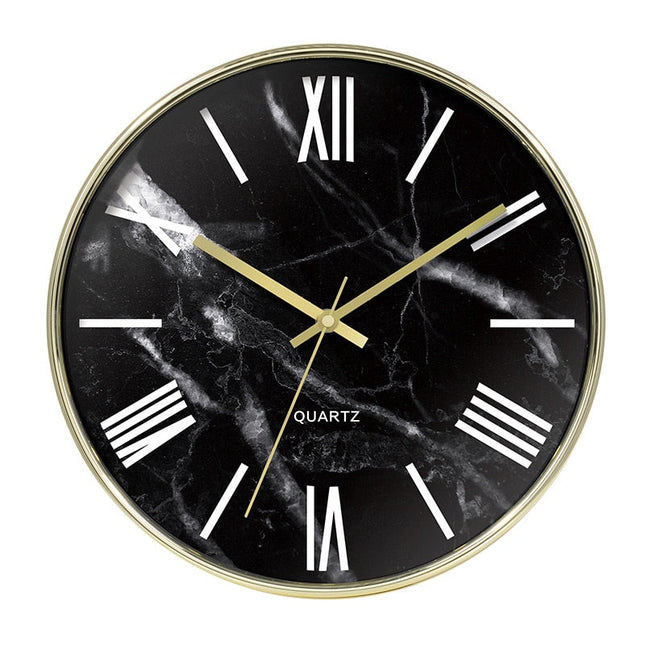 Scandinavische quartz klok met marmerlook