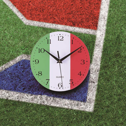 Ronde wandklok met vlag voor voetbalfan