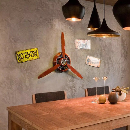 Retro propeller wandklok industrieel design