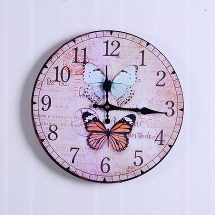 Vintage wandklok design van nummerplaten