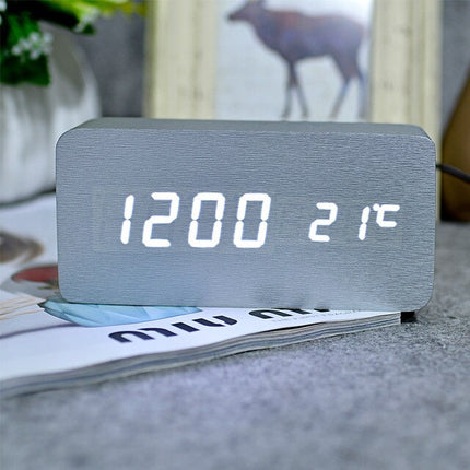 Klassieke Digitale Wekker met Houtlook