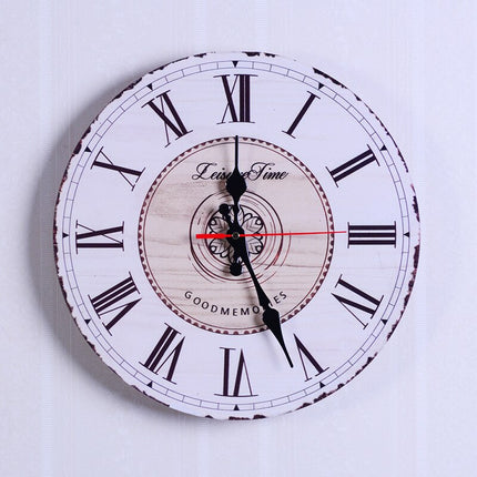 Vintage wandklok design van nummerplaten