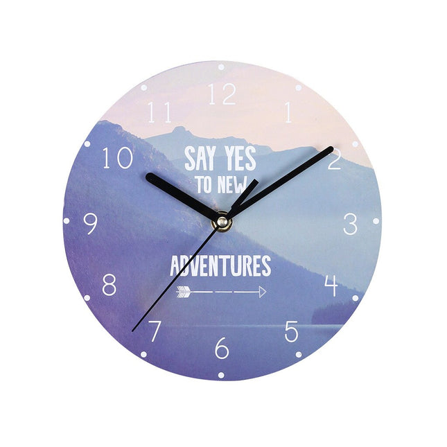 Wandklok met inspirerende Engelse tekst