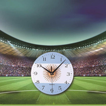Ronde wandklok met vlag voor voetbalfan
