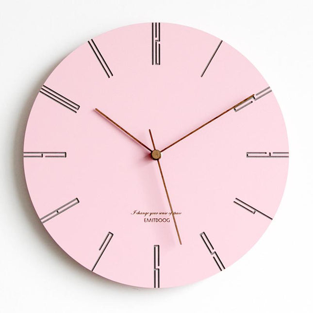 Moderne Scandinavische wandklok in pastelkleur