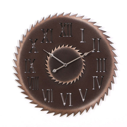 Industriële wandklok als een rond zaagblad