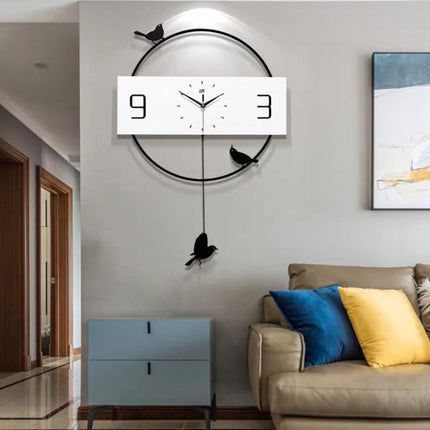 Moderne houten wandklok met vogels