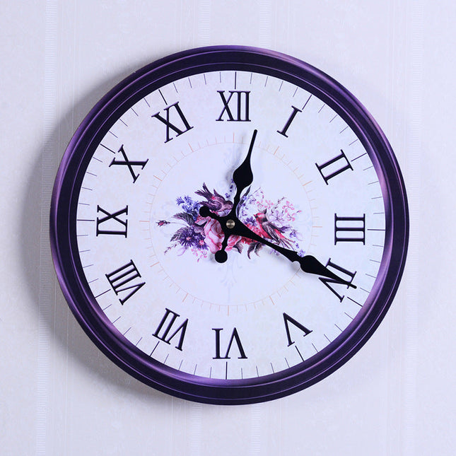 Vintage wandklok design van nummerplaten