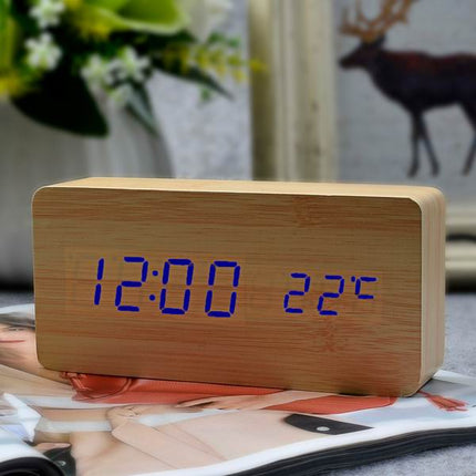 Klassieke Digitale Wekker met Houtlook