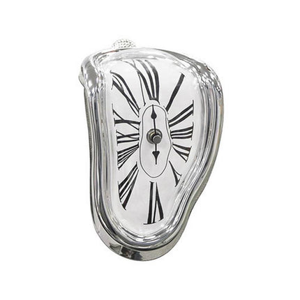 Gesmolten klok voor op een plank