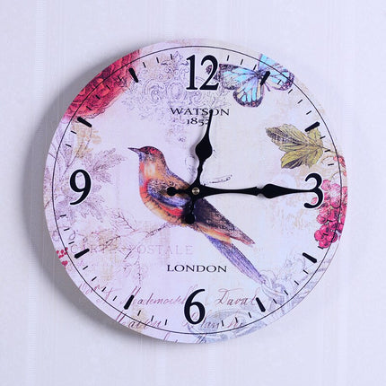 Vintage wandklok design van nummerplaten