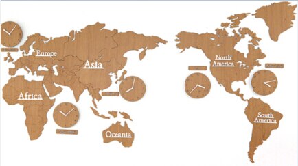 Moderne wereldkaart klok met tijdzones