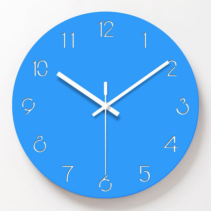 Eenvoudige Scandinavische wandklok minimalistisch design