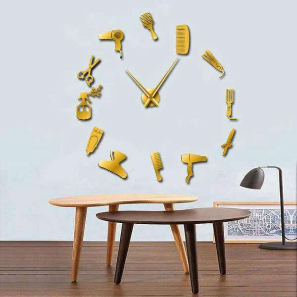 3D wandklok met kapper gereedschap
