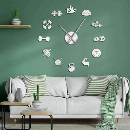 DIY wandklok met fitness gewichten