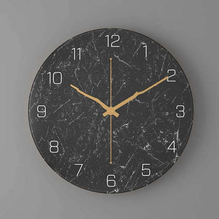 Design wandklok met marmerlook