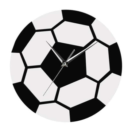 Minimalistische wandklok met voetbal patroon