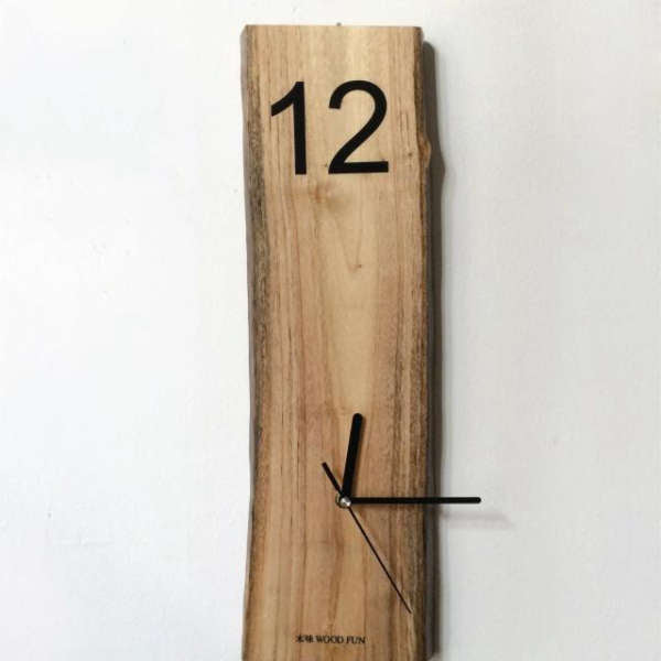 Rechthoekige houten wandklok minimalistisch