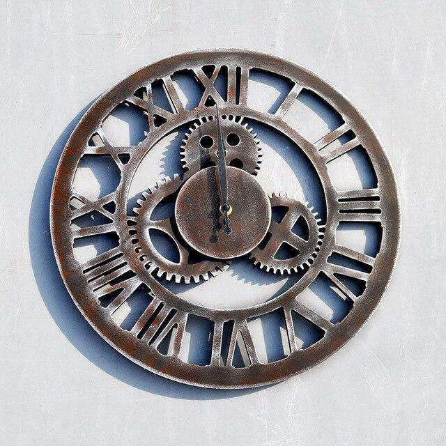 Steampunk wandklok met zichtbare tandwielen
