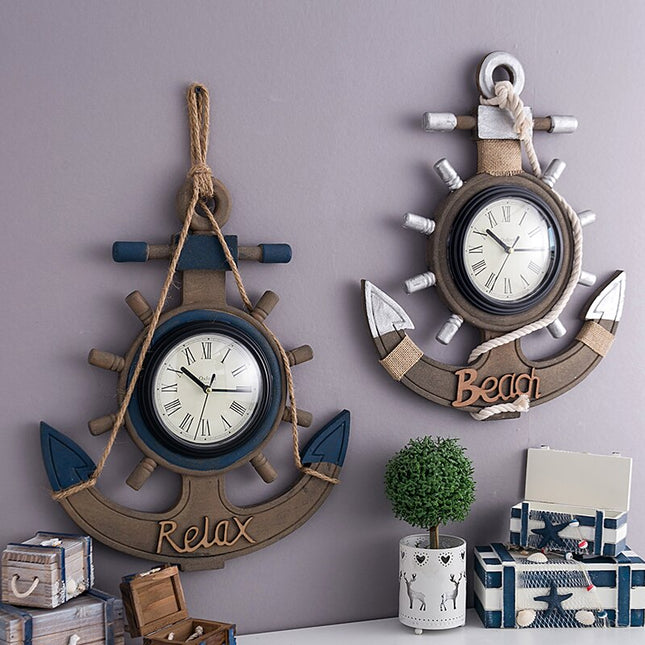 Maritieme houten wandklok in ankervorm