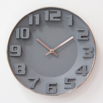 Grijze Wandklok met 3D Cijfers