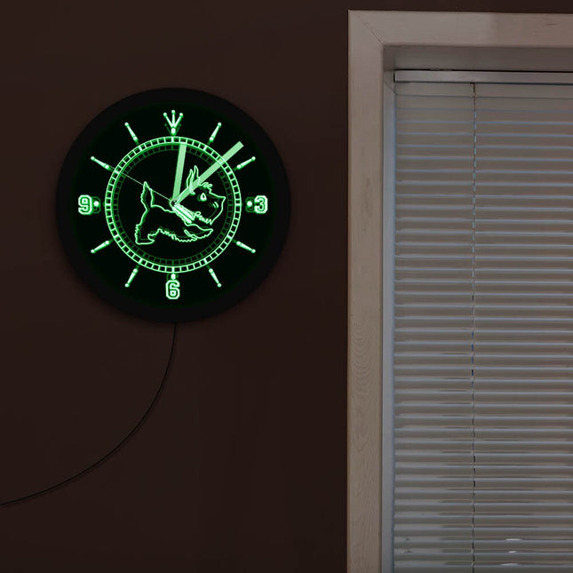 Schotse terriër wandklok met led licht