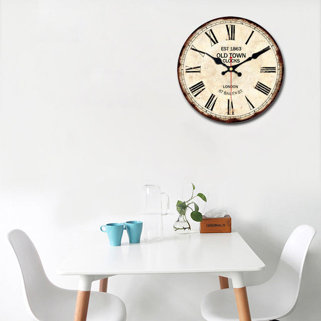 Vintage wandklok gebroken wit Londen