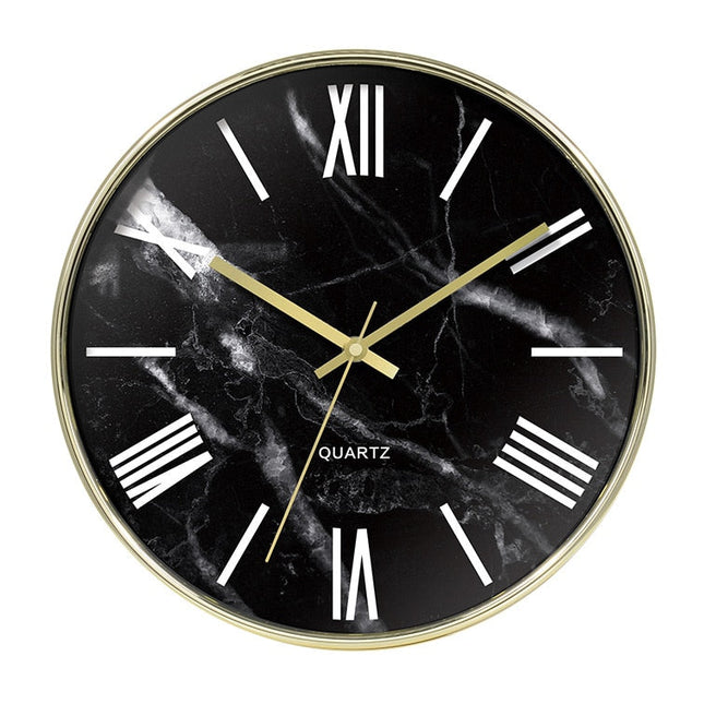 Scandinavische quartz klok met marmerlook