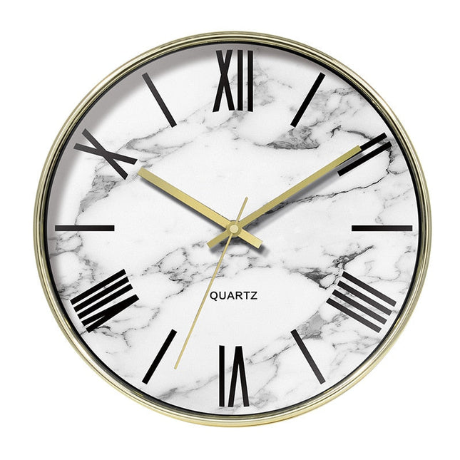 Scandinavische quartz klok met marmerlook
