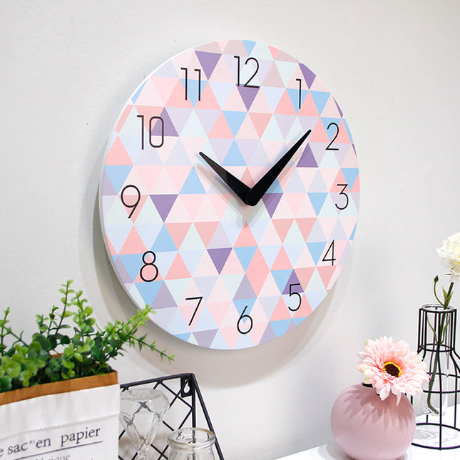 Design kinderklok met geometrisch patroon